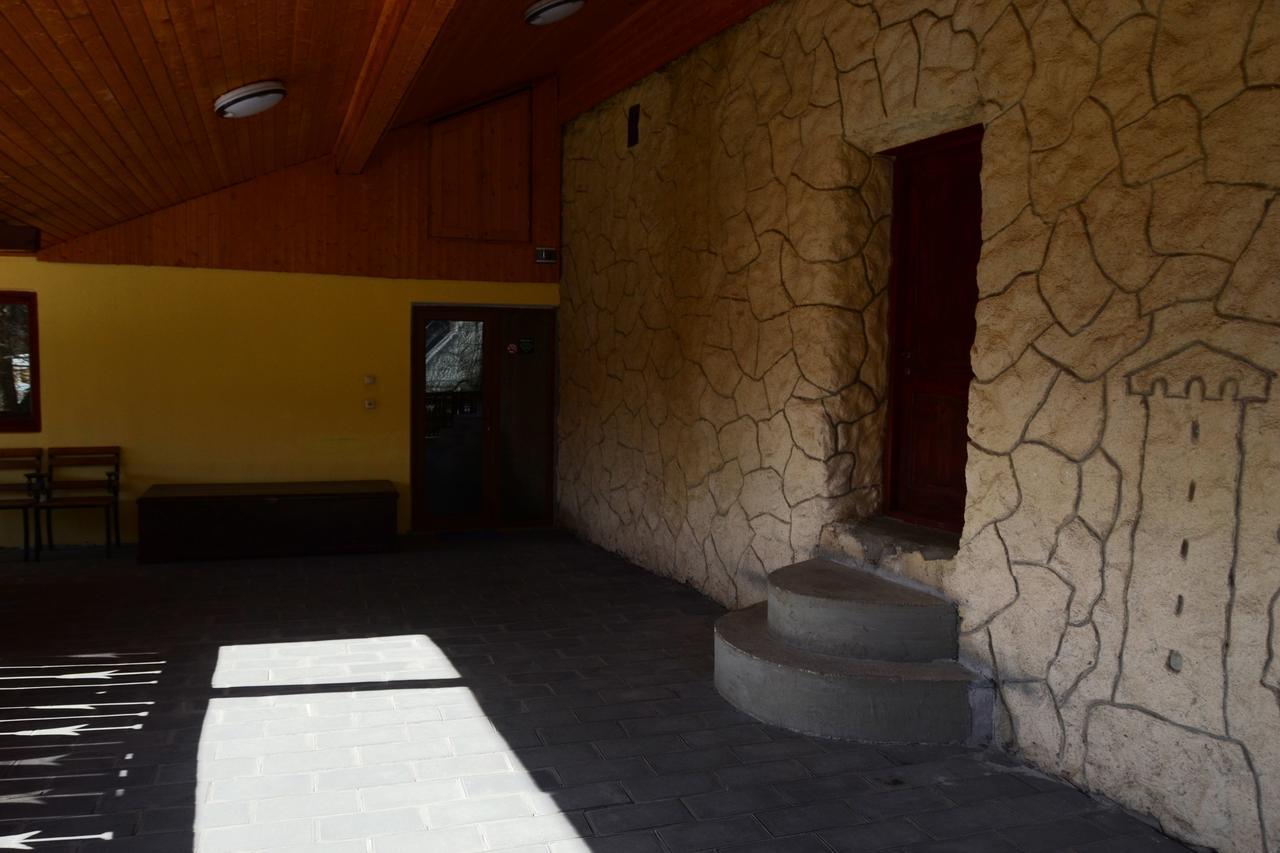 Daeli Hotel Mestia Buitenkant foto