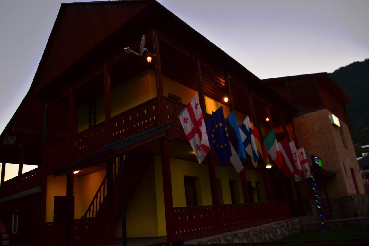 Daeli Hotel Mestia Buitenkant foto