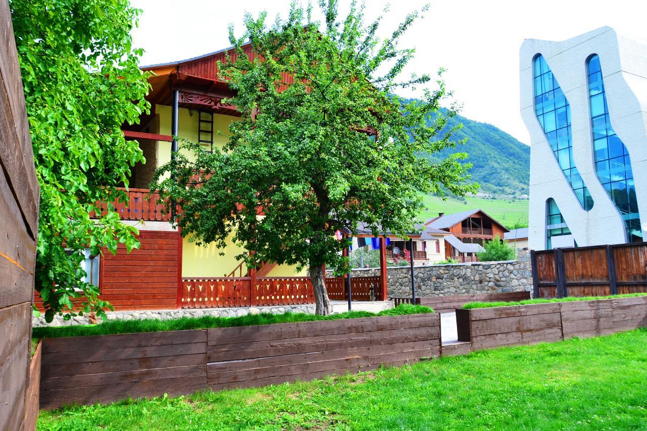 Daeli Hotel Mestia Buitenkant foto